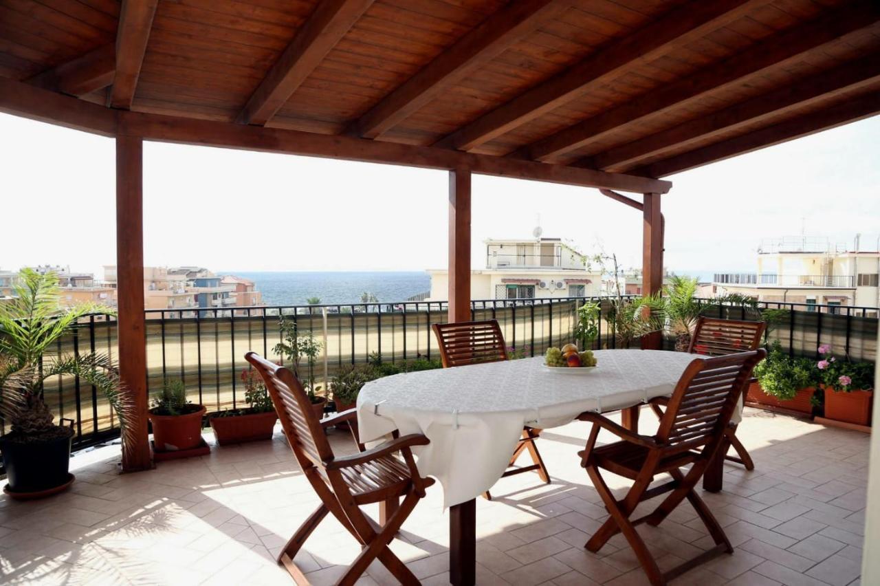 Superattico Apartment Lido di Ostia Luaran gambar