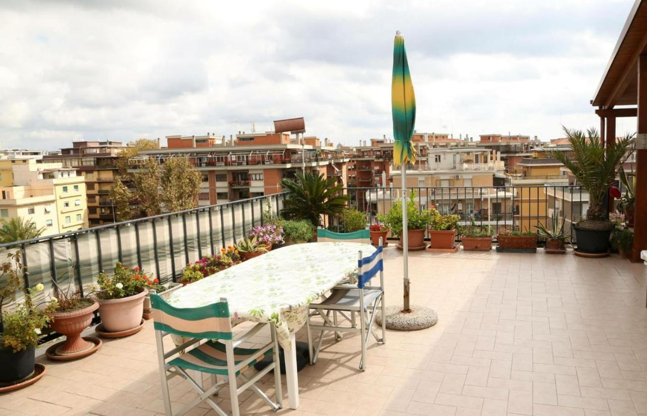 Superattico Apartment Lido di Ostia Luaran gambar